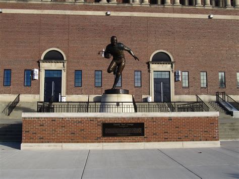 red grange grave.